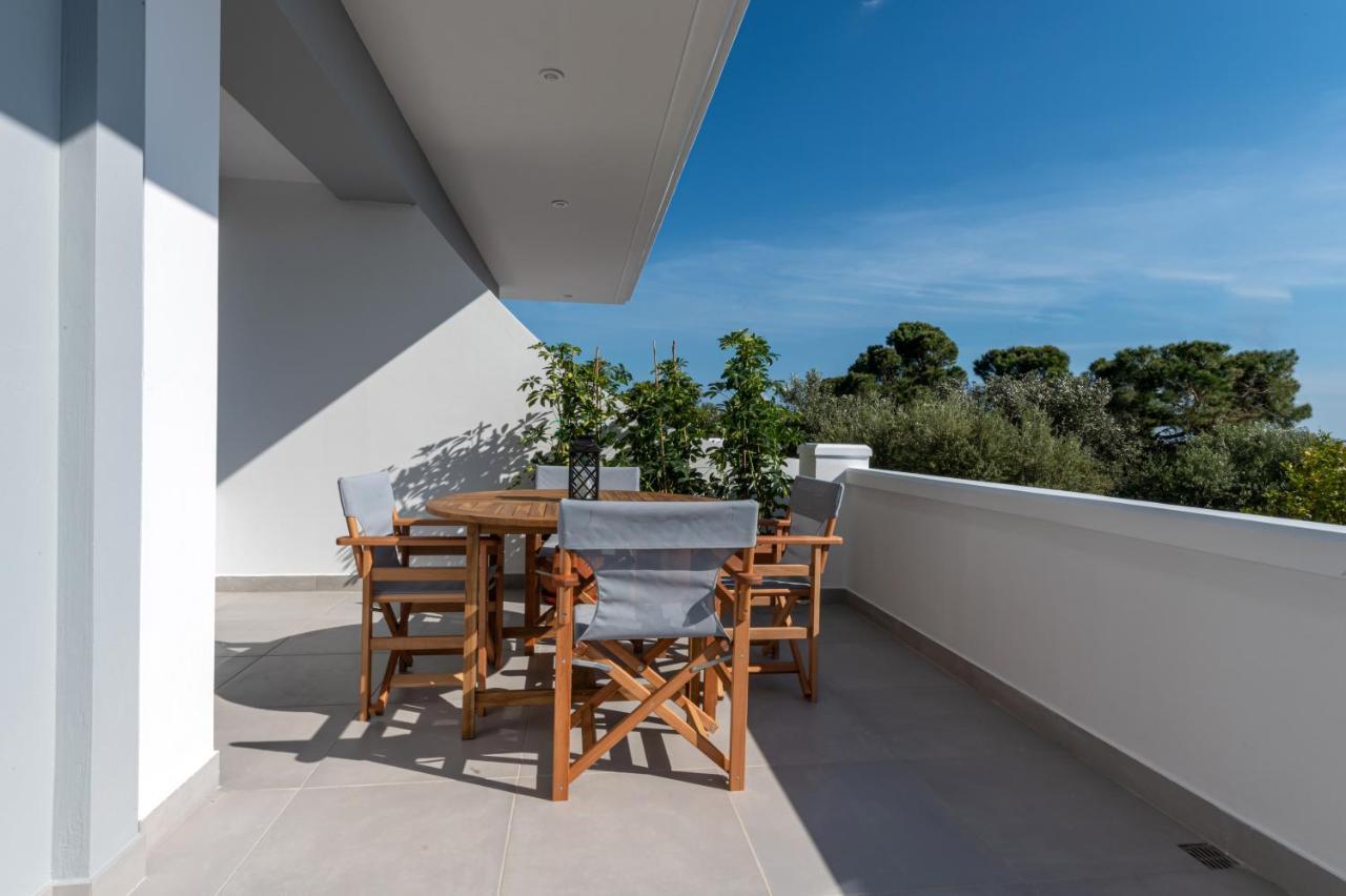 Rizes Seaside Homes Vromonerion Экстерьер фото