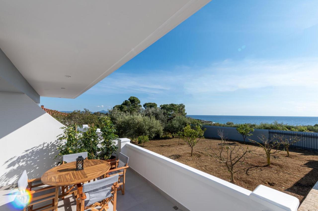 Rizes Seaside Homes Vromonerion Экстерьер фото