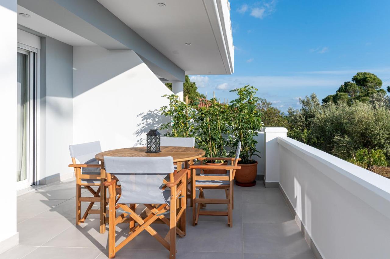 Rizes Seaside Homes Vromonerion Экстерьер фото
